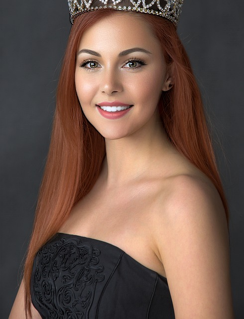 引众人的目 引众人的目