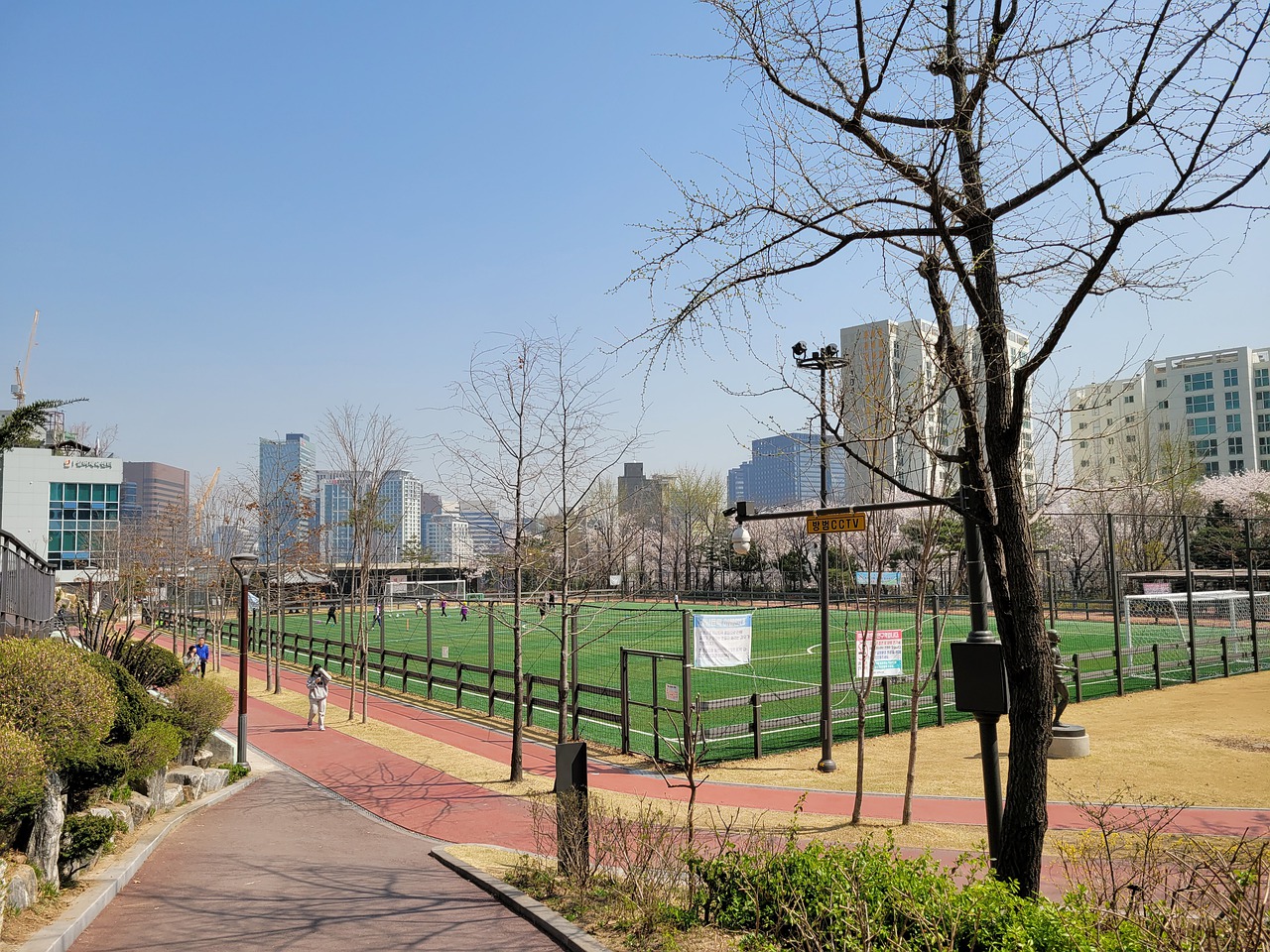 被弱旅逼平 被弱旅逼平